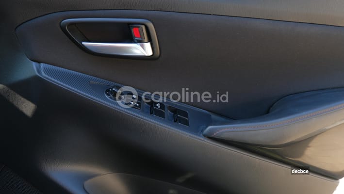 Mazda Mazda2 2015