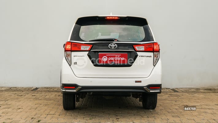 Toyota Innova 2021