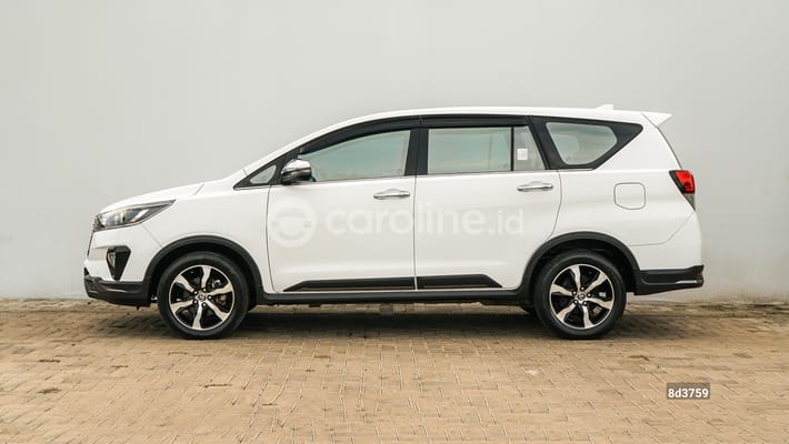 Toyota Innova 2021