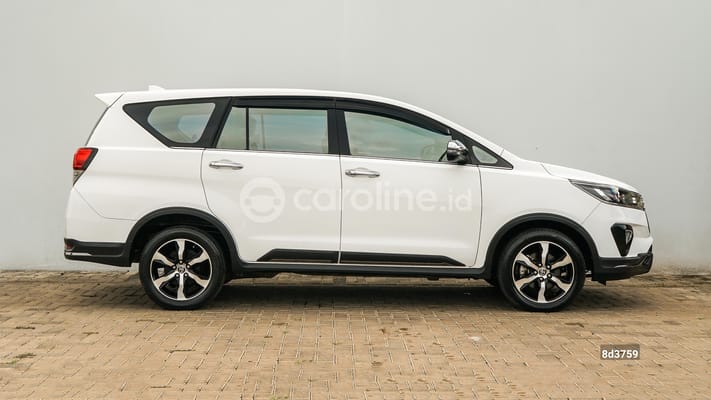 Toyota Innova 2021