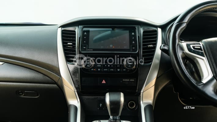 Mitsubishi Pajero Sport 2020