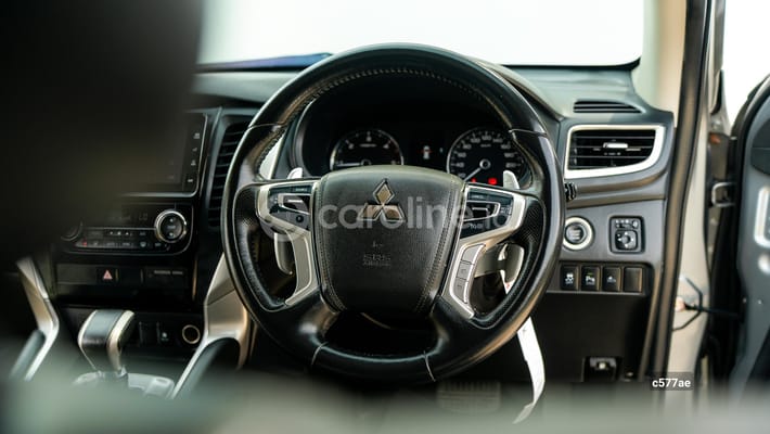 Mitsubishi Pajero Sport 2020