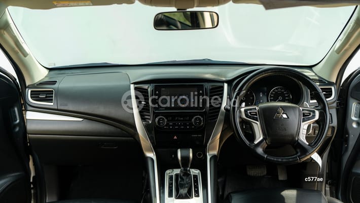 Mitsubishi Pajero Sport 2020