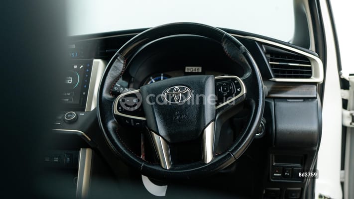 Toyota Innova 2021