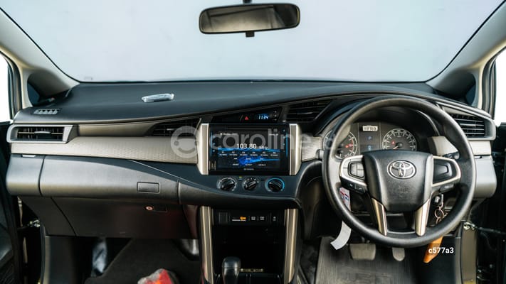 Toyota Innova 2021