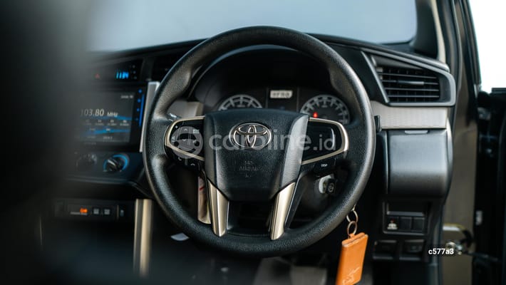 Toyota Innova 2021