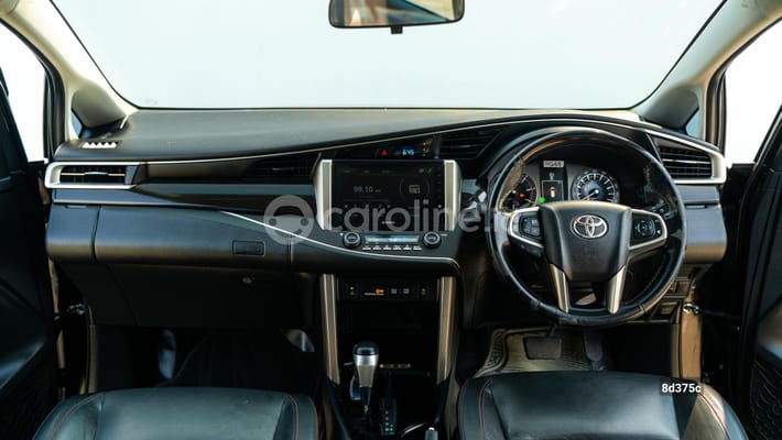 Toyota Innova 2021