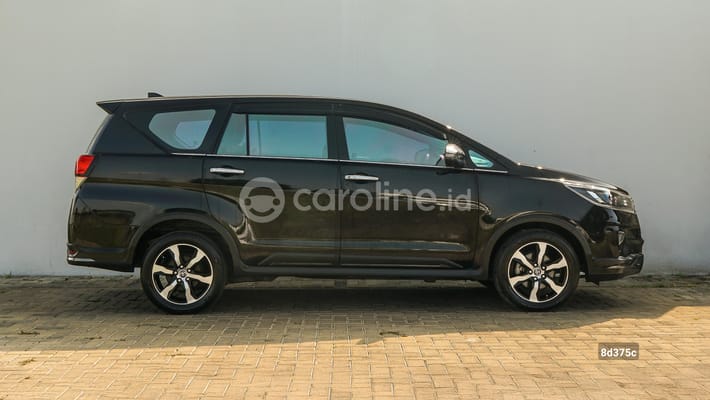 Toyota Innova 2021