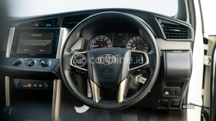 Toyota Innova 2022