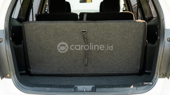 Nissan Grand Livina 2015
