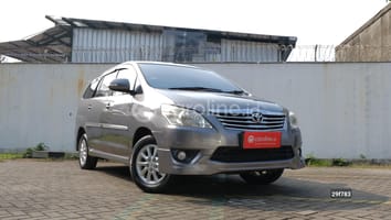Foto Toyota Innova V 2.0 2012