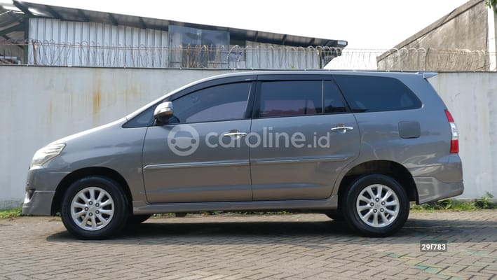 Toyota Innova 2012