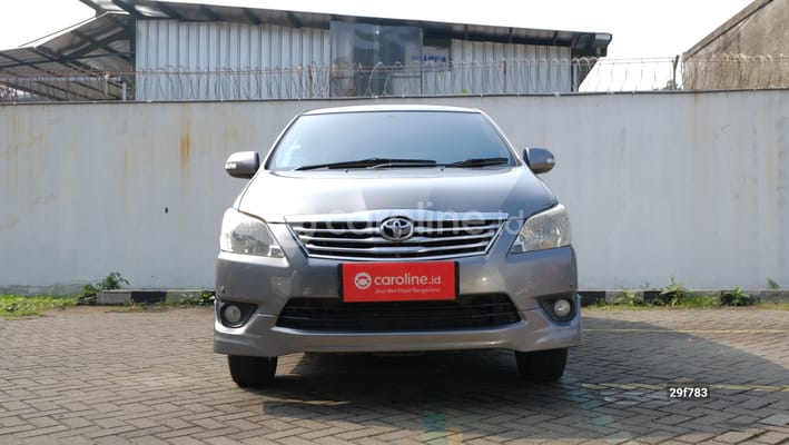 Toyota Innova 2012