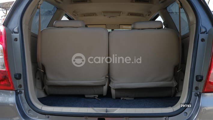 Toyota Innova 2012