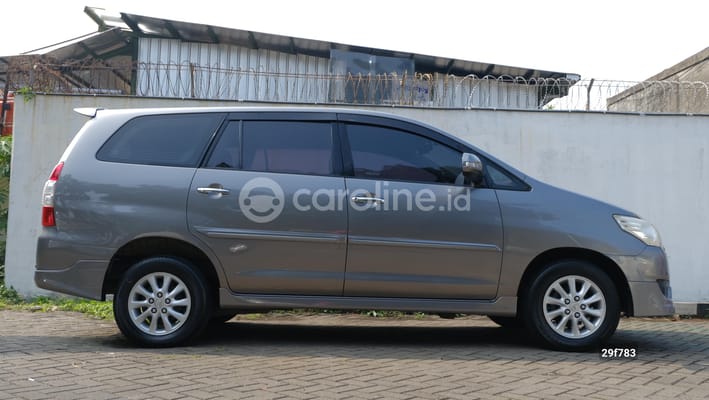 Toyota Innova 2012