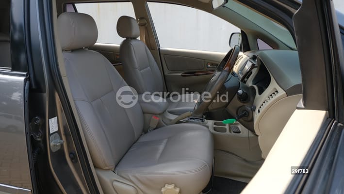 Toyota Innova 2012