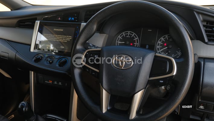 Toyota Innova 2022