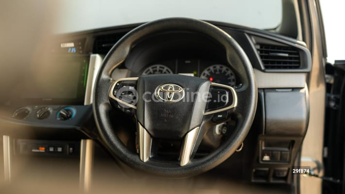 Toyota Innova 2021
