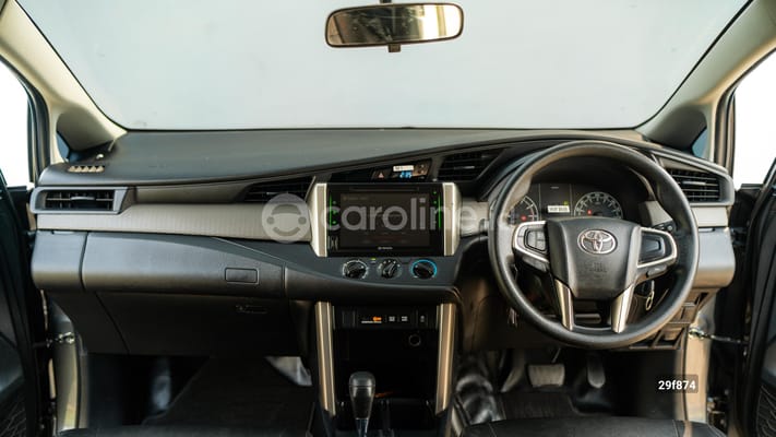 Toyota Innova 2021