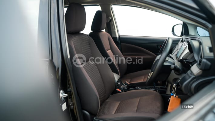 Toyota Innova 2021