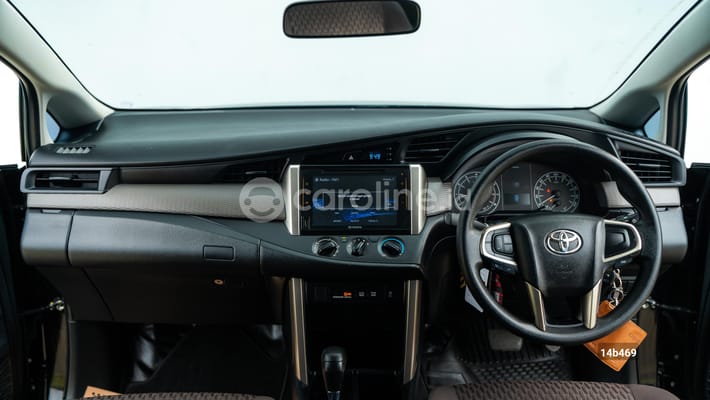Toyota Innova 2021