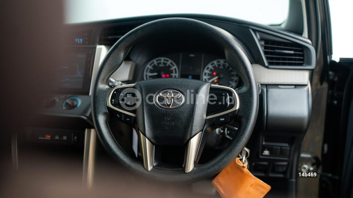Toyota Innova 2021