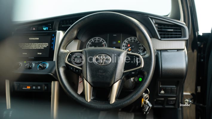 Toyota Innova 2021