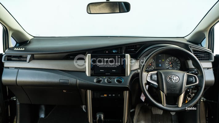 Toyota Innova 2021