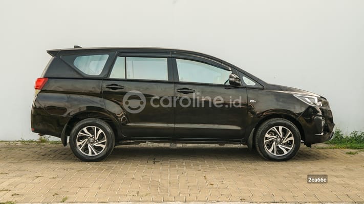 Toyota Innova 2021