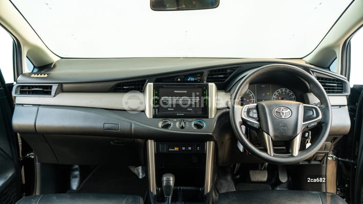Toyota Innova 2021