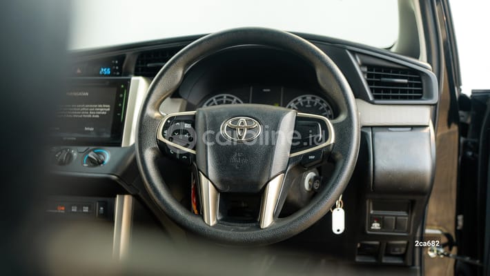 Toyota Innova 2021