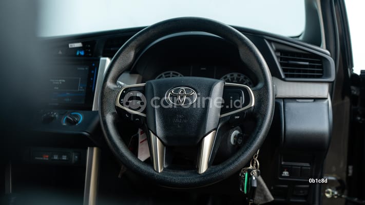 Toyota Innova 2021