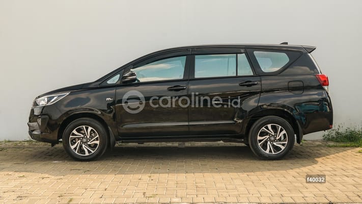Toyota Innova 2021