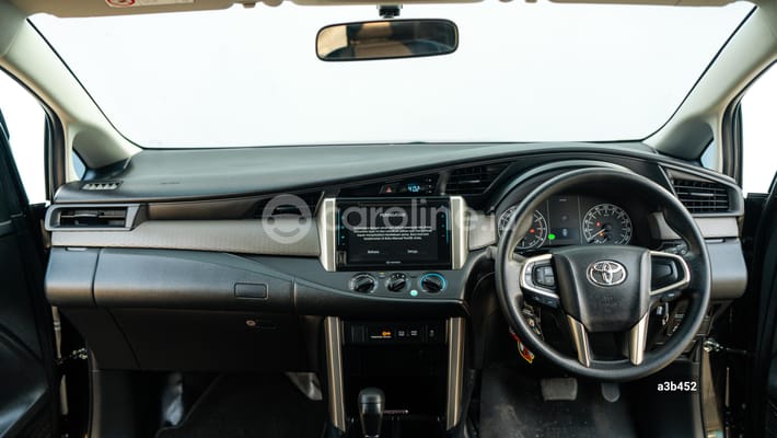 Toyota Innova 2021