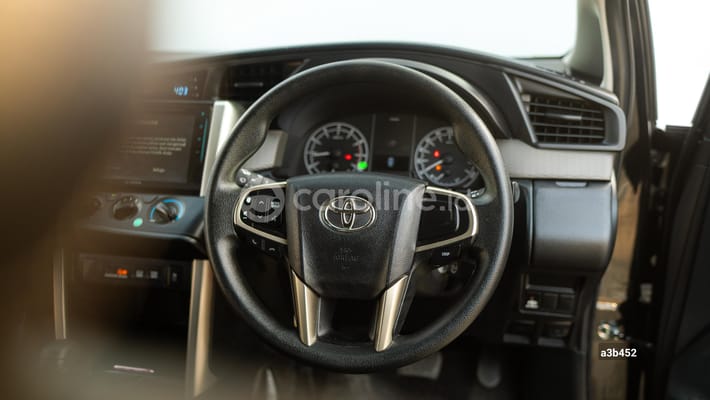 Toyota Innova 2021