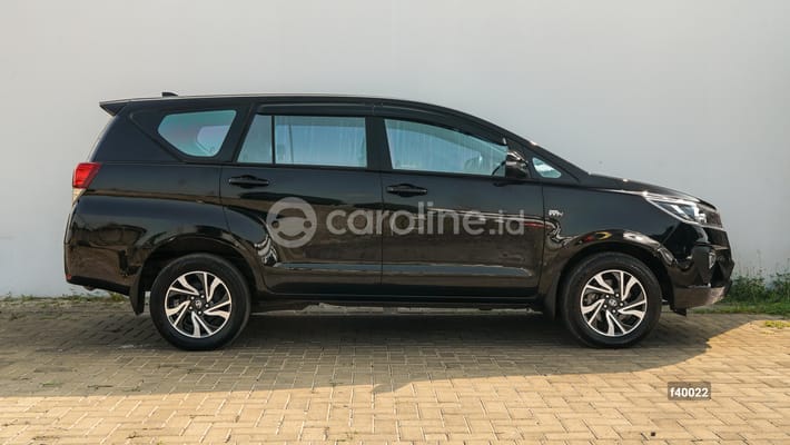 Toyota Innova 2021