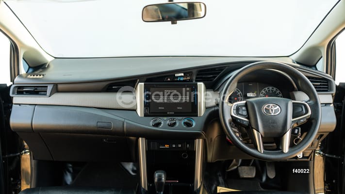Toyota Innova 2021