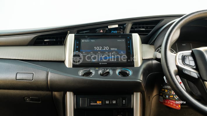 Toyota Innova 2021