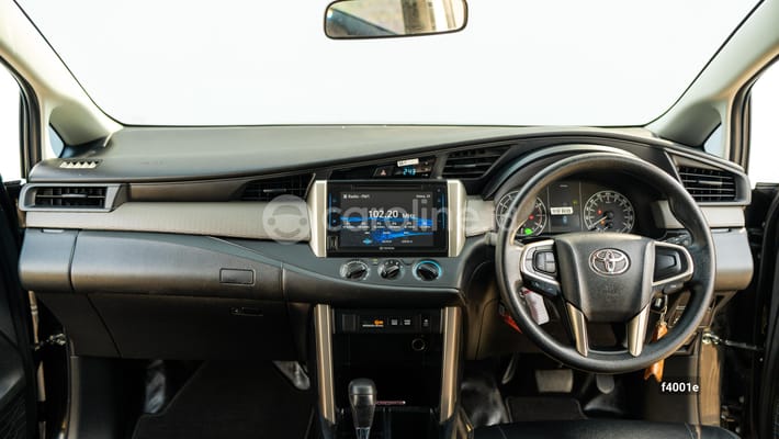 Toyota Innova 2021