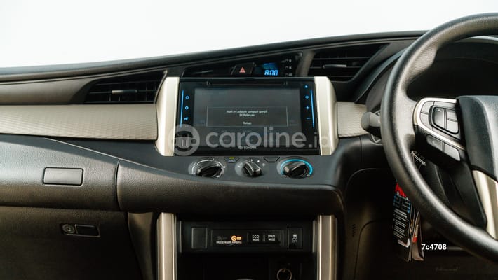 Toyota Innova 2022