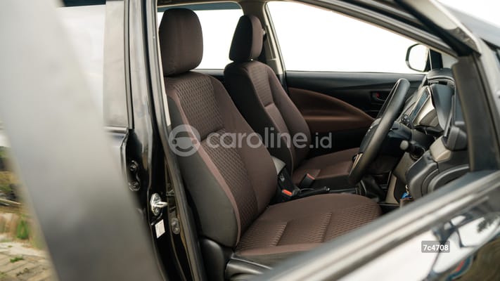 Toyota Innova 2022