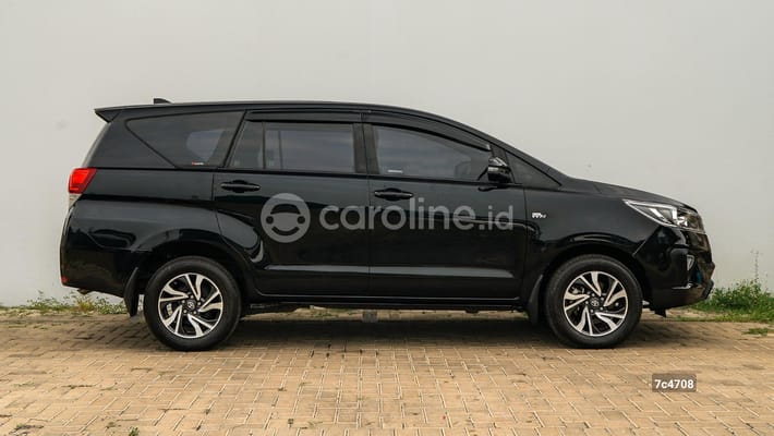 Toyota Innova 2022