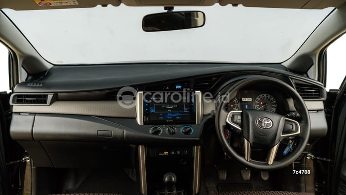 Toyota Innova 2022