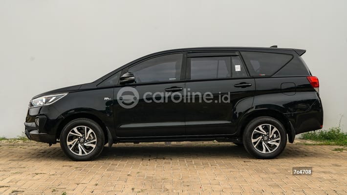 Toyota Innova 2022