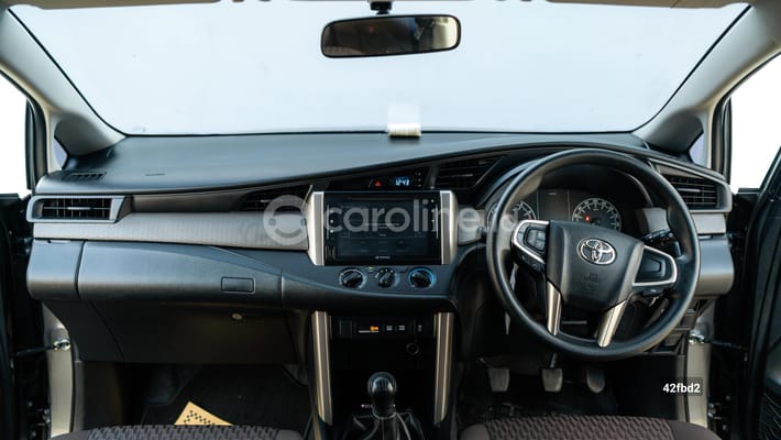 Toyota Innova 2022