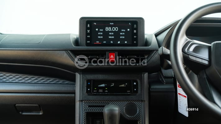 Daihatsu Xenia 2022