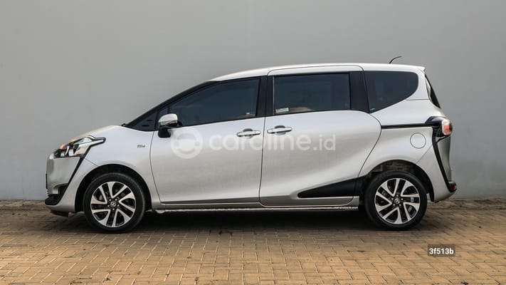 Toyota Sienta 2019