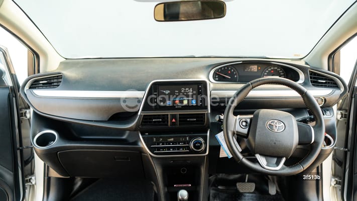 Toyota Sienta 2019