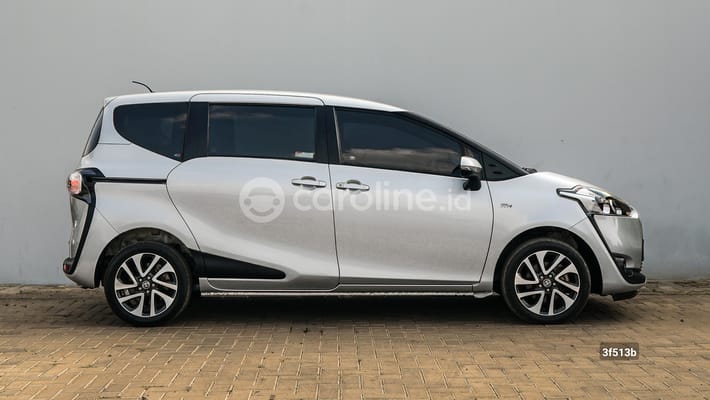 Toyota Sienta 2019