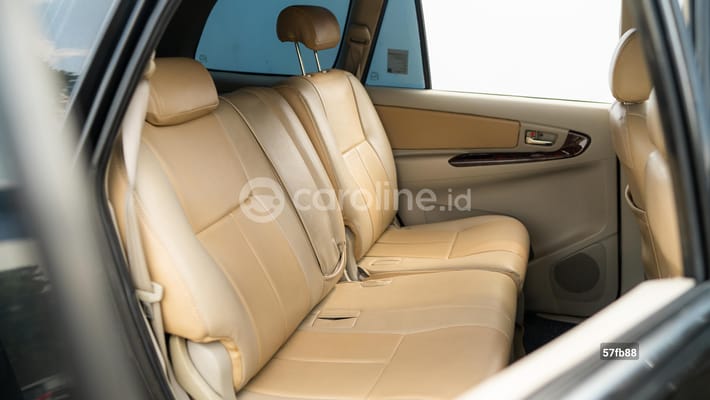 Toyota Innova 2014
